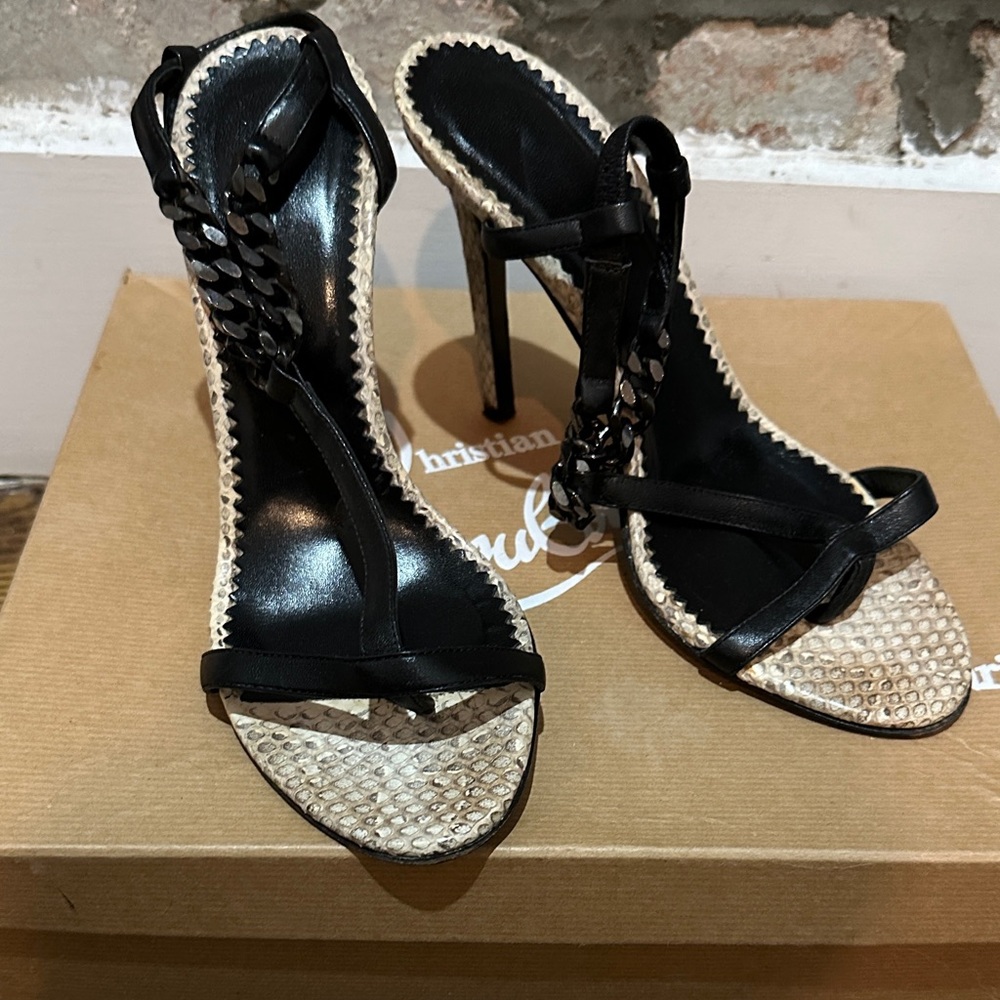 Elegant Black and Cream Women's Heels